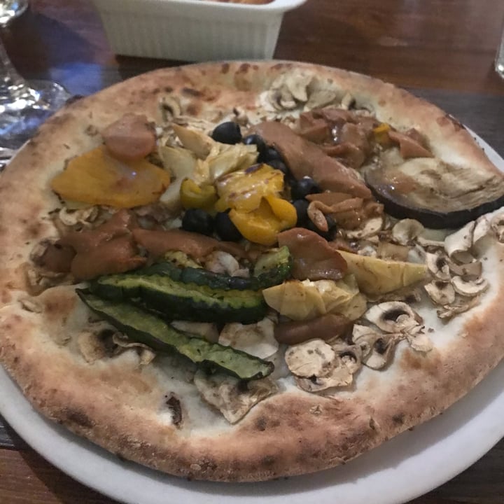photo of Ristorante Pizzeria Pub Nostrano Focaccia Con Verdure shared by @vegvale93 on  03 Jun 2023 - review