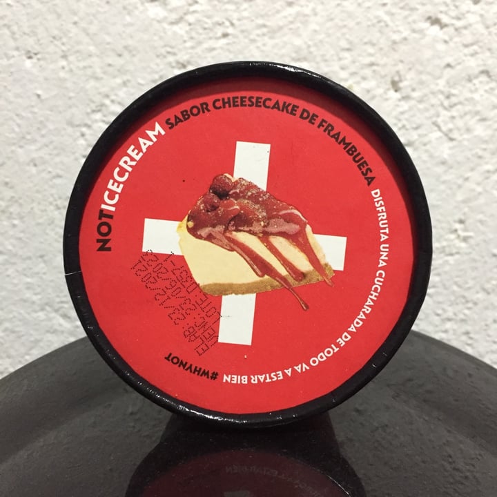 photo of NotCo Helado Cheesecake Frambuesa shared by @zullybee on  21 Dec 2022 - review