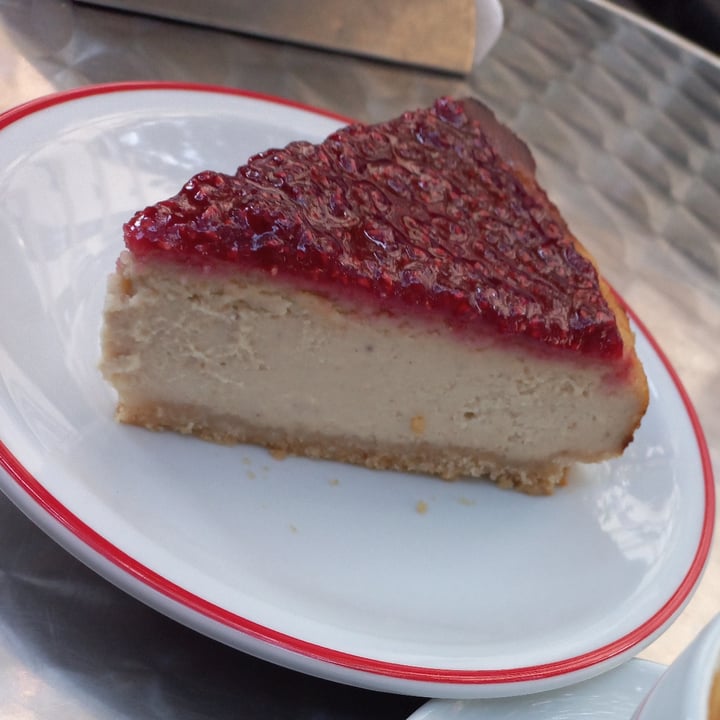 photo of Gordo Vegano Cheesecake con frutos rojos shared by @solarrua on  07 Jun 2023 - review
