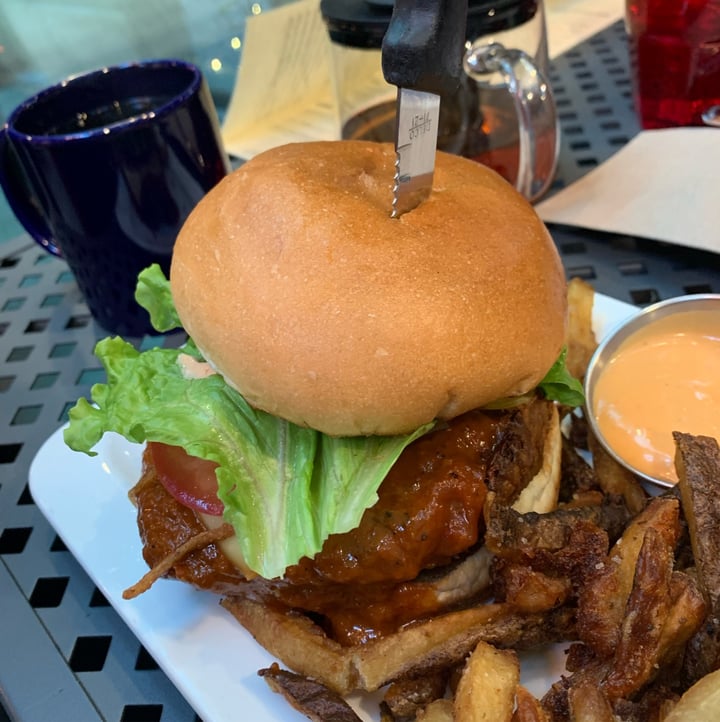 photo of MeeT in Gastown BBQ burger shared by @dansvatek on  28 May 2023 - review