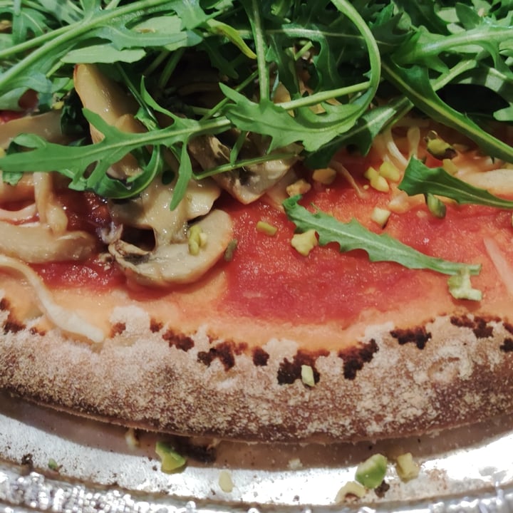 photo of Trattoria Pizzeria Agordina Di Laghi & C. (S.N.C.) Pizza Veggy shared by @laltromenu on  05 Jan 2023 - review