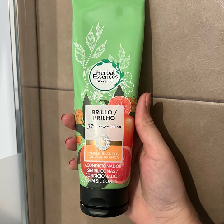photo of Herbal Essences Acondicionador pomelo blanco shared by @lauftv on  20 Mar 2023 - review