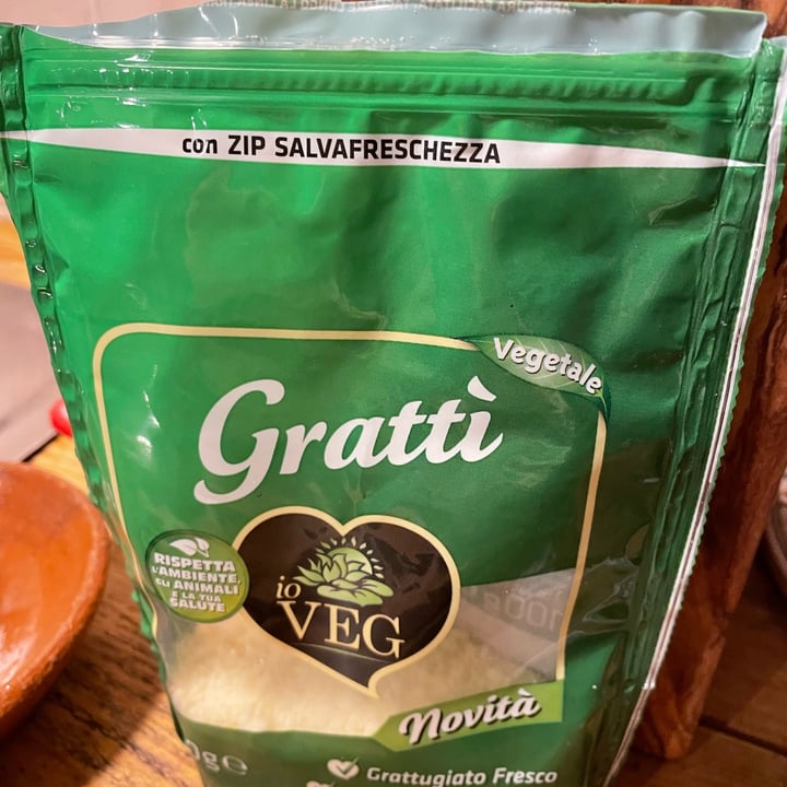 photo of ioVEG Formaggio grattugiato shared by @lacompagniadialex on  22 Jan 2023 - review