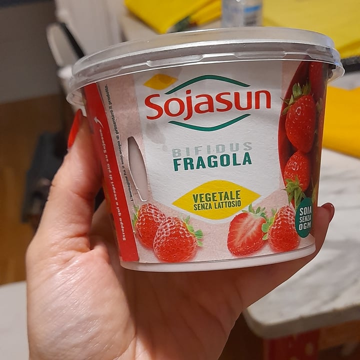 photo of Sojasun yogurt alla fragola shared by @carlottamar on  02 Jul 2023 - review