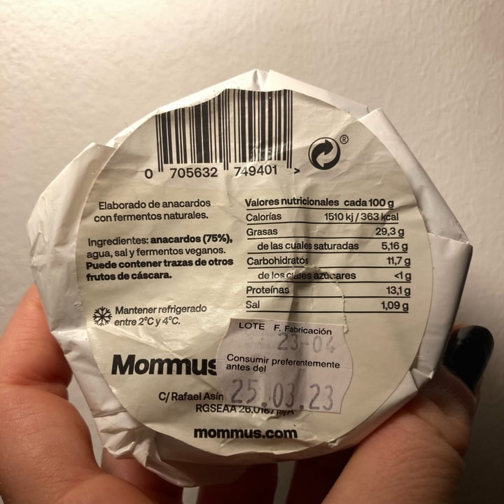 photo of Mommus Foods Esto no es un Queso Camembert shared by @asiayportia on  25 Mar 2023 - review