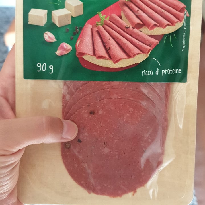 photo of Vemondo Affettato Vegetale Gusto Salame shared by @aurortyc on  03 Aug 2023 - review