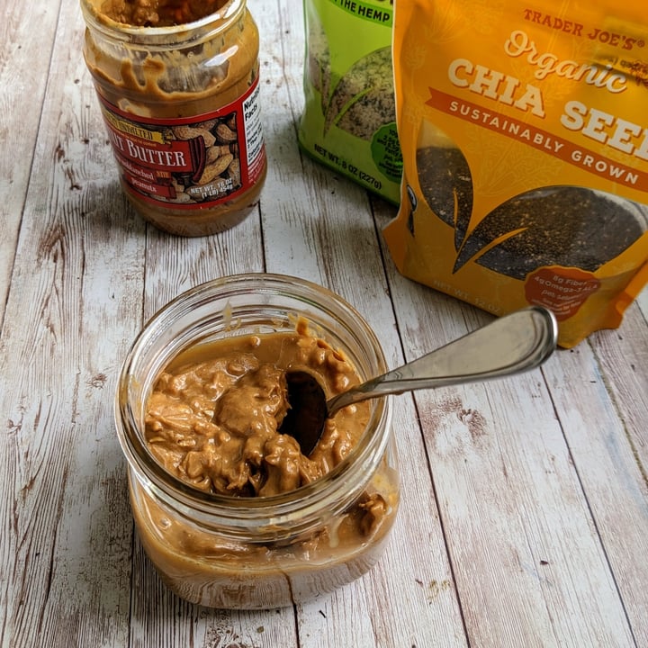 photo of Trader Joe's Crunchy Unsalted Peanut Butter shared by @soybean31 on  19 Dec 2022 - review