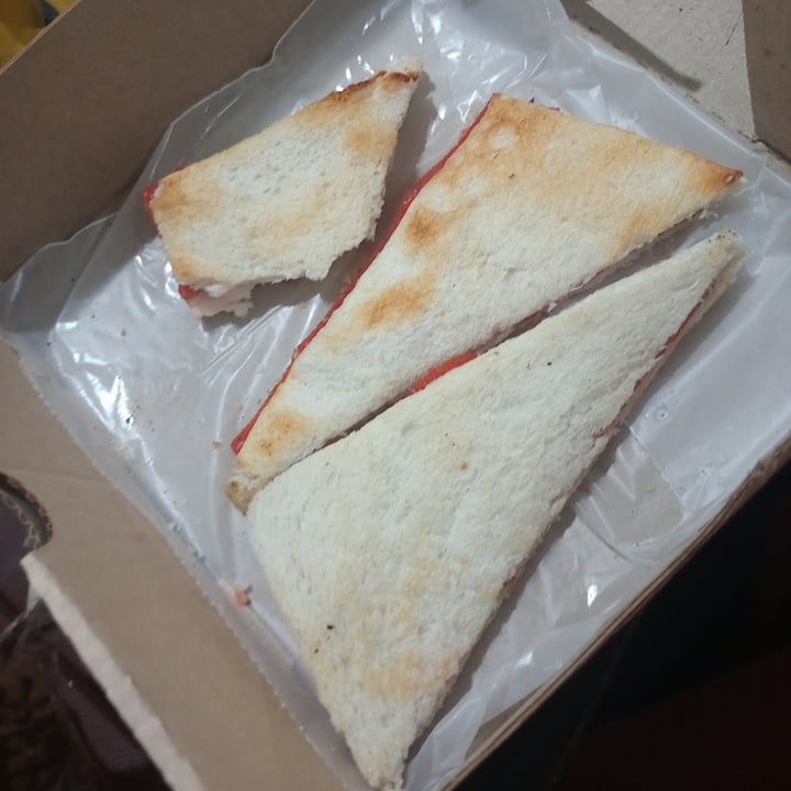 photo of SHIPIBO Bistro Amazonico Sandwich de miga shared by @jesiluz77 on  17 Dec 2022 - review
