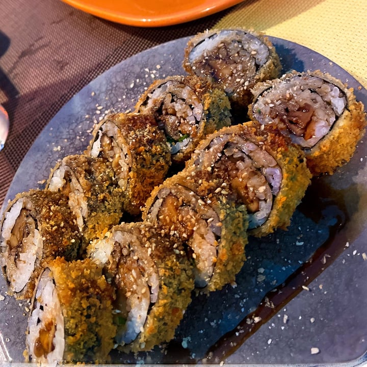 photo of Rainbow Sushi Bar Hot Roll Mushroom shared by @simoneteixeira on  14 May 2023 - review