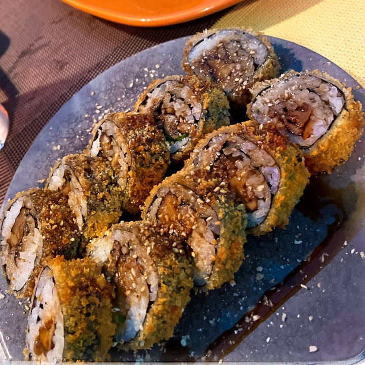 photo of Rainbow Sushi Bar Hot Roll Mushroom shared by @simoneteixeira on  14 May 2023 - review