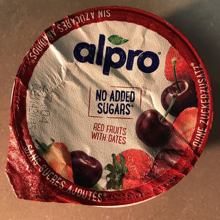 photo of Alpro Alpro soia frutti rossi e datteri shared by @nuritveg13 on  03 Apr 2023 - review