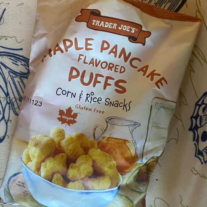 photo of Trader Joe's Maple Pancake Flavored Puffs shared by @yully on  15 Mar 2023 - review