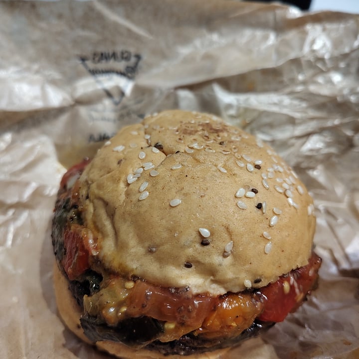 photo of Gunas Burguer Massala Burguer shared by @iveverouchis on  31 May 2023 - review