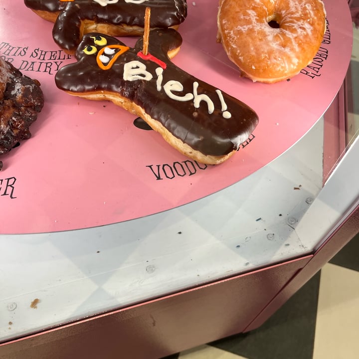 photo of Voodoo Doughnut - Broadway Vegan Raised Glazed shared by @montanavegan13 on  05 Apr 2023 - review