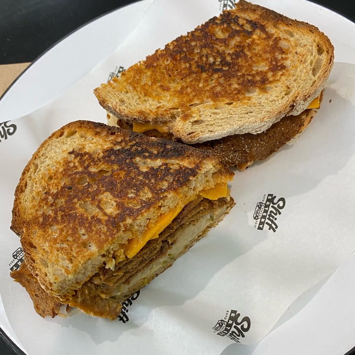 photo of Shift Eatery Reuben’s Vegan Brother Steve shared by @blacklilyleaf on  04 Mar 2023 - review
