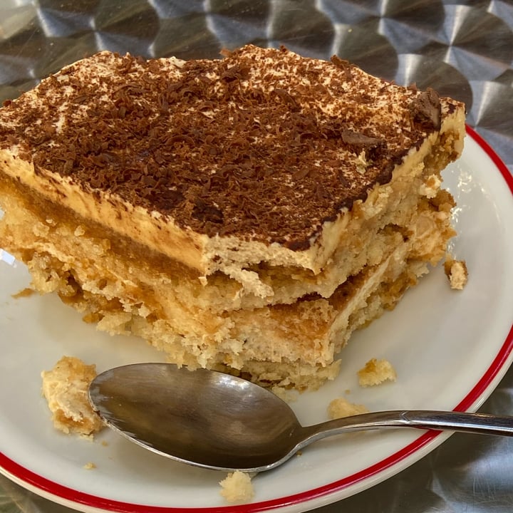 photo of Gordo Vegano Tiramisú shared by @laritaveganita on  23 Dec 2022 - review