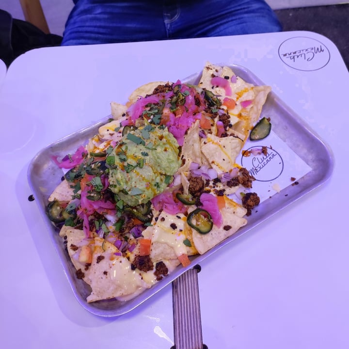 photo of Club Mexicana Fully Loaded Nachos shared by @luciacev on  28 Mar 2023 - review