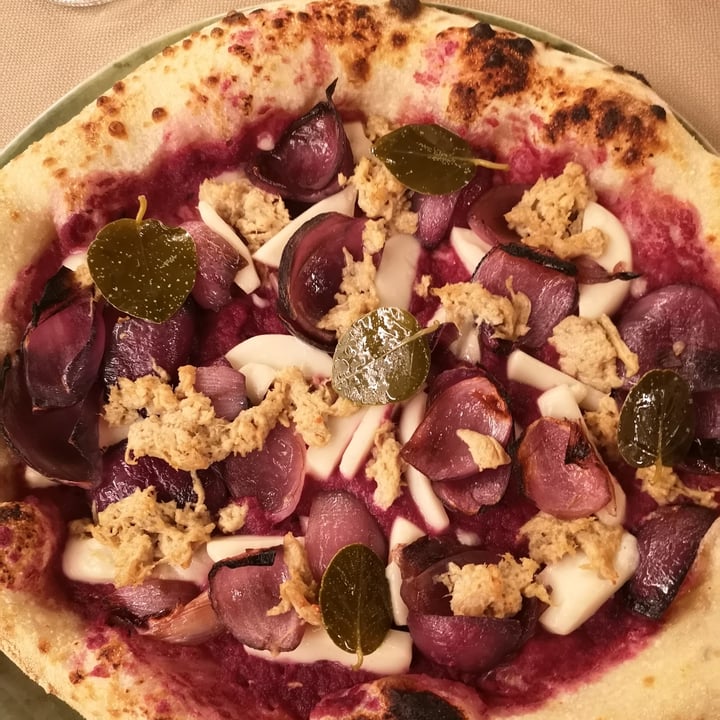 photo of BRAMA - fame di pizza vuna e cipolla vegana shared by @elenadamimato on  12 Mar 2023 - review