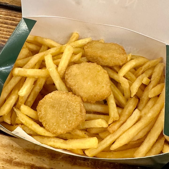 photo of Clean Kitchen Camden Tindle Nuggets & Fries shared by @browngirlvegan on  12 Mar 2023 - review