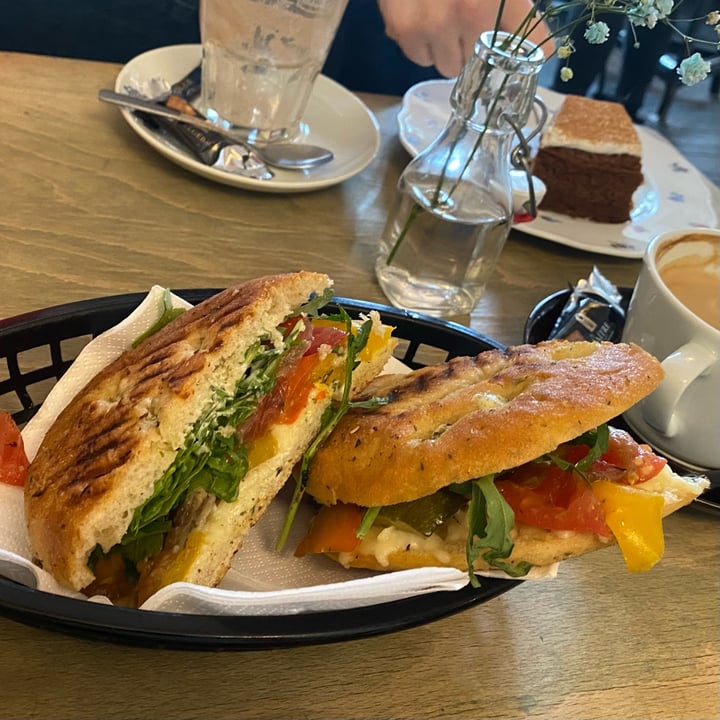 photo of Cafe Bar Katz Grilled vegetarian sandwich shared by @cynthiadeag on  17 May 2023 - review