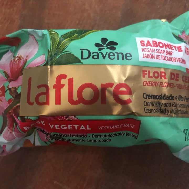 photo of La flore Sabonete Flor de Cereja shared by @silvanabessi on  03 Mar 2023 - review