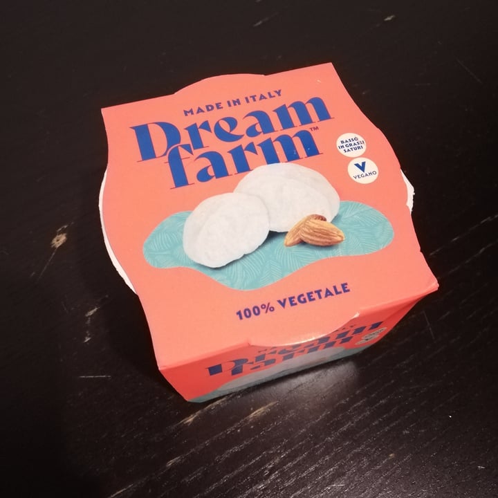 photo of Dreamfarm Alternativa vegetale alla mozzarella shared by @lamy on  20 May 2023 - review