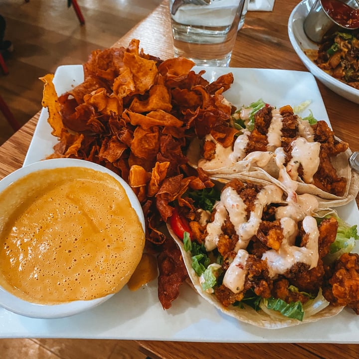photo of Laughing Seed Cafe buffalo cauliflower tacos shared by @ellighoul on  20 Dec 2022 - review