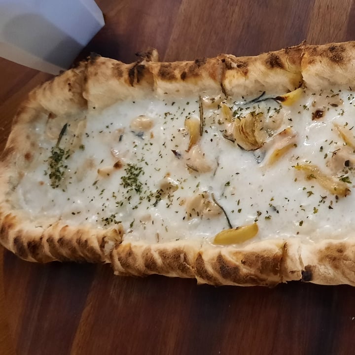 photo of The Pizza Bakery - Brew & Eatery, Church Street Vegan Garlic Bread shared by @anweshagoel on  29 Mar 2023 - review