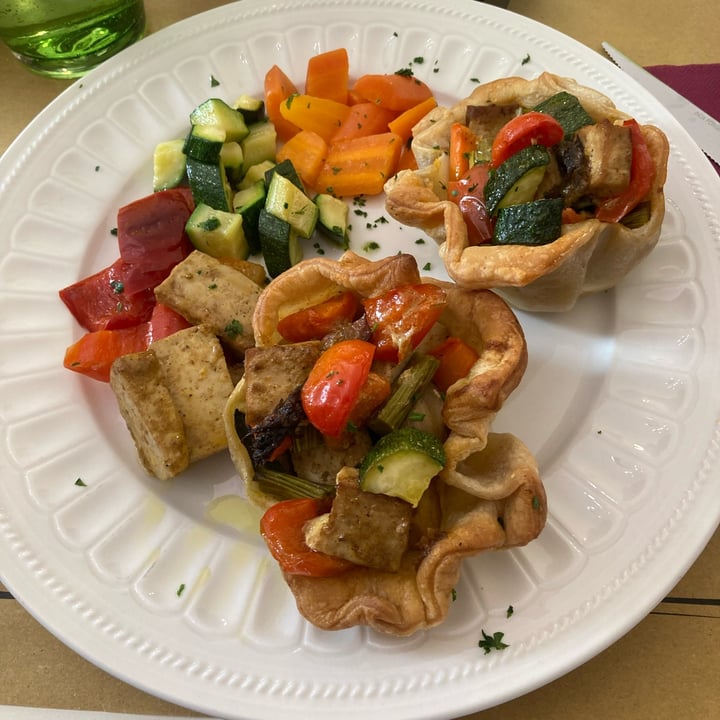 photo of Verdesalvia Bio cestini Di Tofu E Verdure shared by @sottolapellepodcast on  02 May 2023 - review