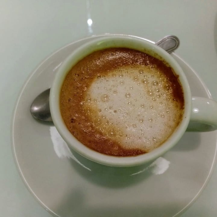 photo of Sweet Paradise Café cortado de avena shared by @troosti on  06 Aug 2023 - review