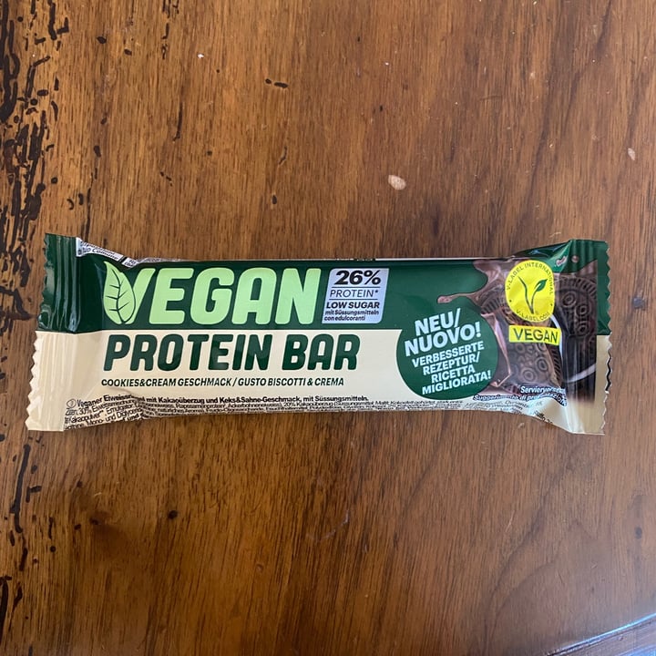 photo of IronMaxx Vegan protein bar cookies & cream geshmack shared by @pippoarde97 on  24 Jul 2023 - review