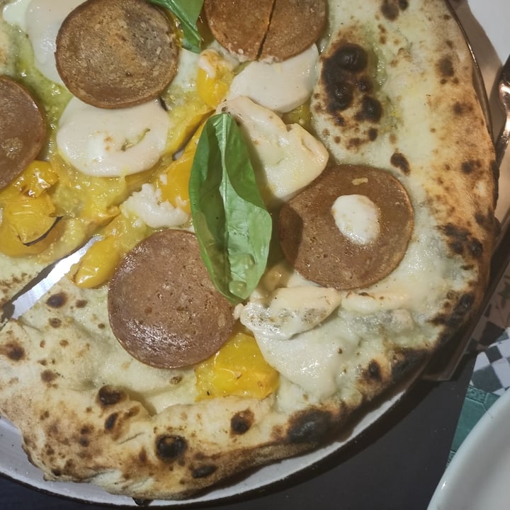 photo of Pizzeria Assaje Diavola Vegana shared by @veganaesthete on  04 May 2023 - review