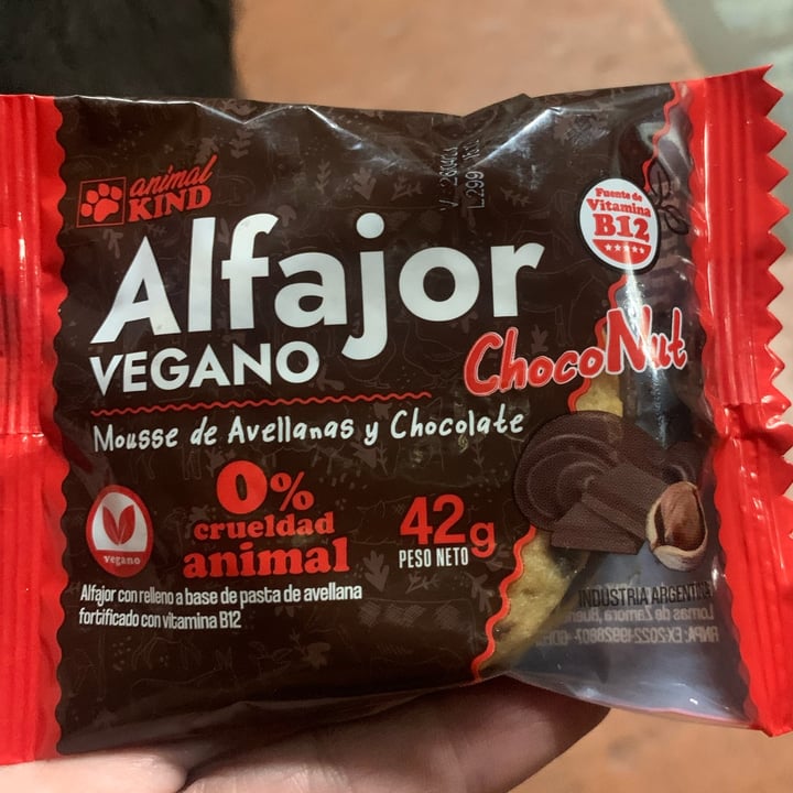 photo of Animal kind Alfajor Vegano Mousse de Avellanas y Chocolate shared by @jacquelinechaves on  15 Feb 2023 - review