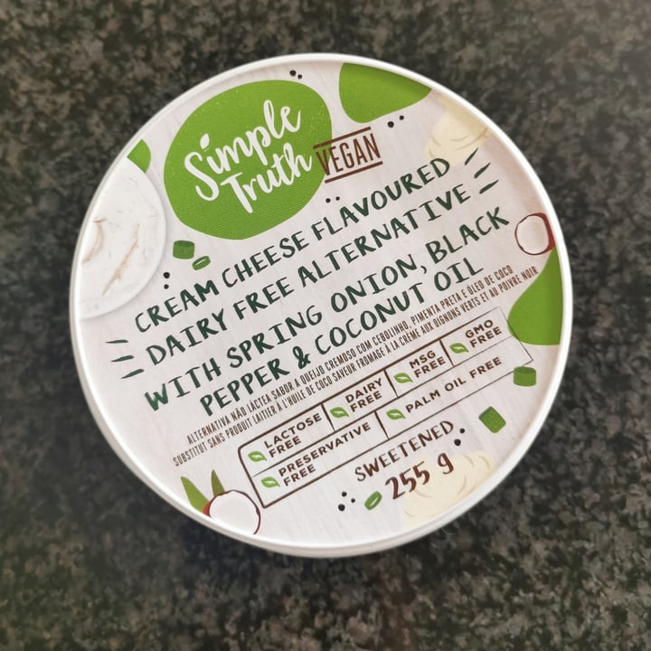 photo of Simple Truth Cream Cheese Falvoured Dairy Free Alternative With Spring Onion, Black Pepper & Coconut Oil shared by @viiathevegan on  22 Apr 2023 - review