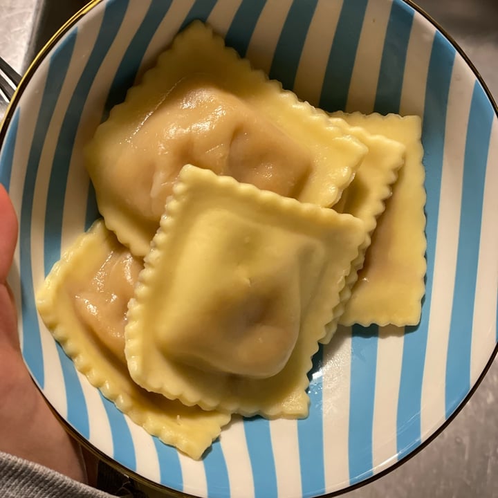 photo of Tabitha Brown Vegan Pizza Ravioli shared by @melnourish on  21 Feb 2023 - review