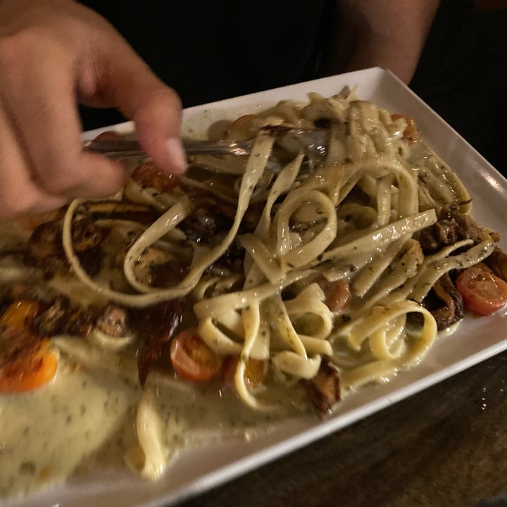 photo of Mo' Better Brews Fettucine Alfredo With Crab shared by @sharsid94 on  30 Dec 2022 - review