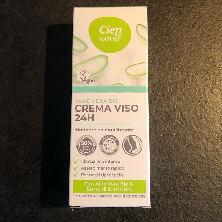 photo of Cien Crema Viso 24H shared by @glottaveg93 on  25 May 2023 - review