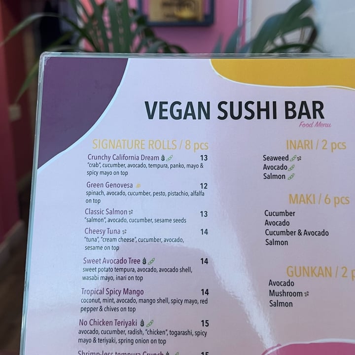 photo of Vegan Sushi Bar shrimp-less tempura crunch shared by @aliclinomaniac on  04 May 2023 - review