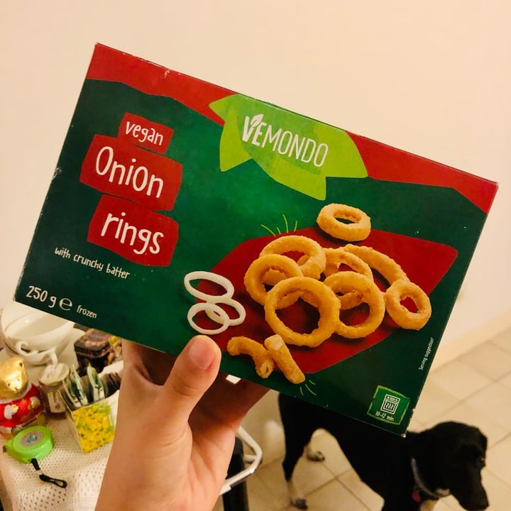 photo of Vemondo vegan onion rings shared by @spazioverdegreen on  13 Aug 2023 - review