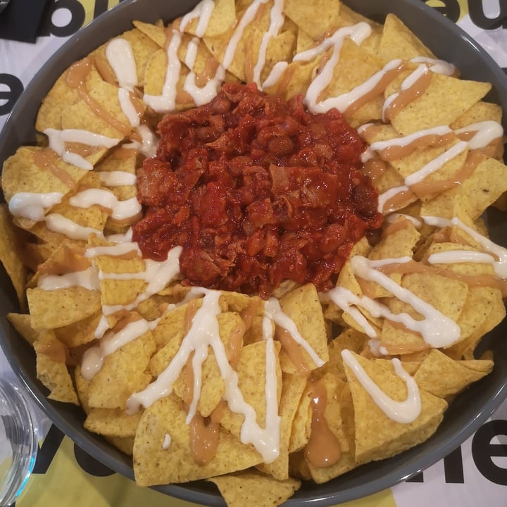 photo of Impact Food nachos con chili e salse shared by @circeveg on  22 Jan 2023 - review