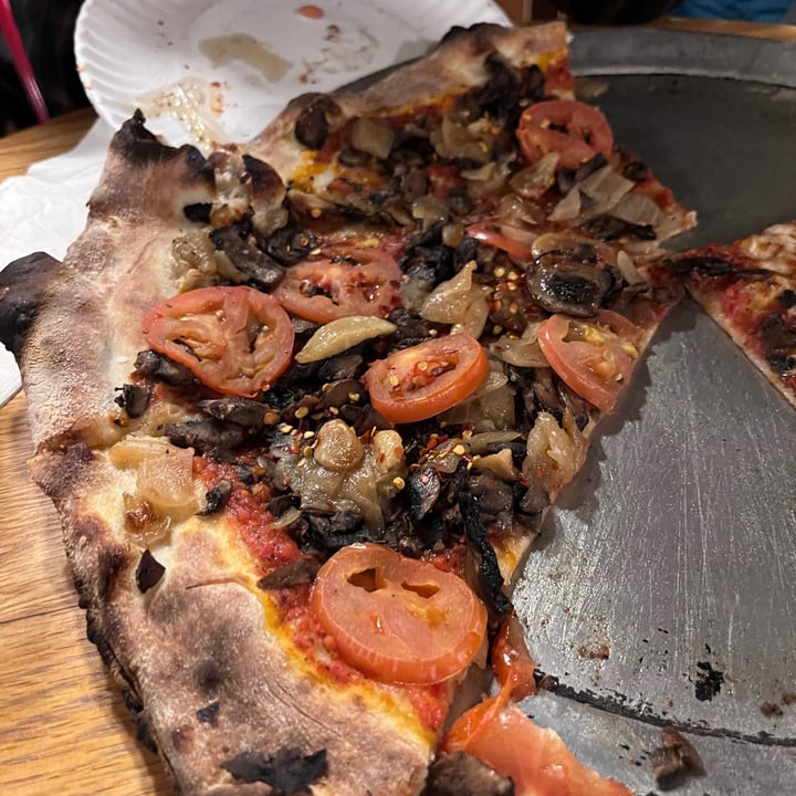 photo of Bolton Valley Resort vegan pizza shared by @guatamabuddha on  08 Feb 2023 - review