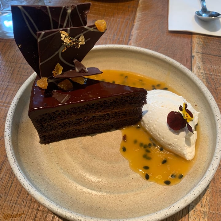 photo of mallow passion fruit sachertorte shared by @mayawp on  11 May 2023 - review