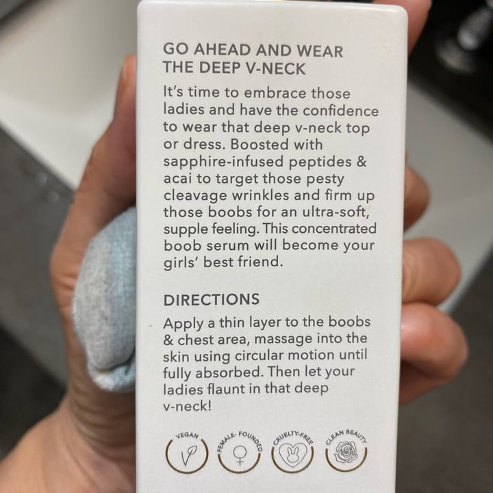 photo of Nakery Embrace The Ladies, concentrated boob serum shared by @buffaloveg on  13 Jul 2023 - review
