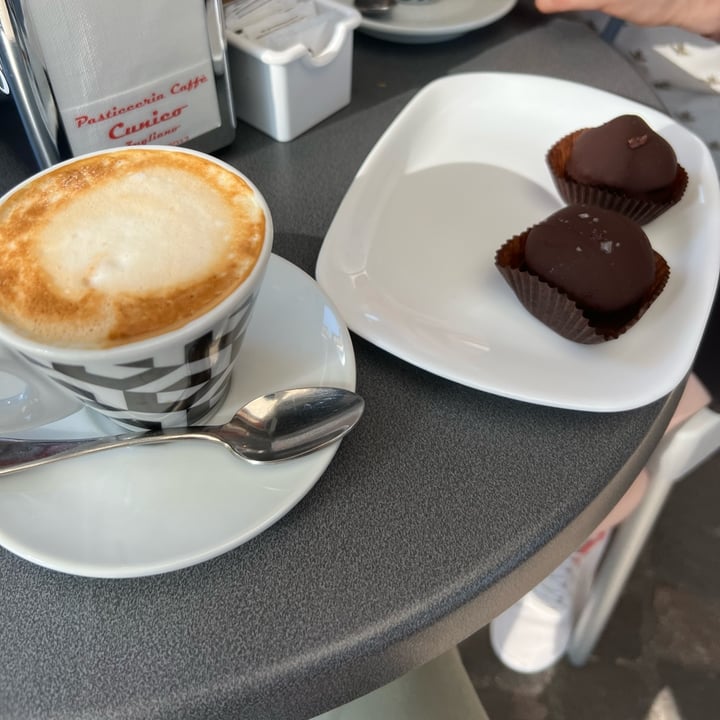 photo of Coffee Pastry Hotel Cunico Pasticcini Vegani shared by @sedreghe on  15 Jul 2023 - review