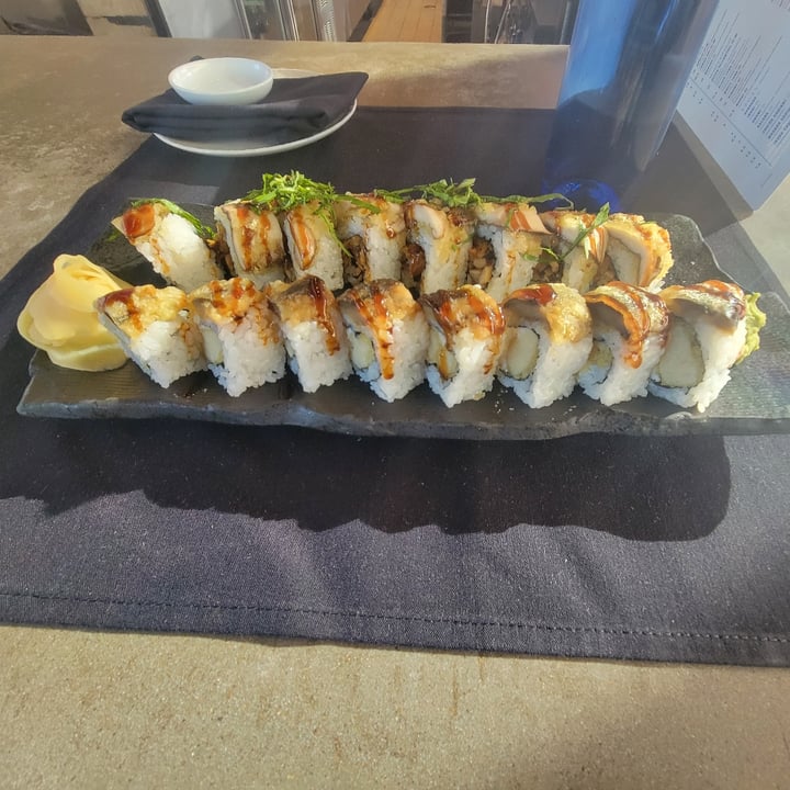photo of Blue Sushi Sake Grill Shiitake To Me roll shared by @migithealien on  26 Jan 2023 - review