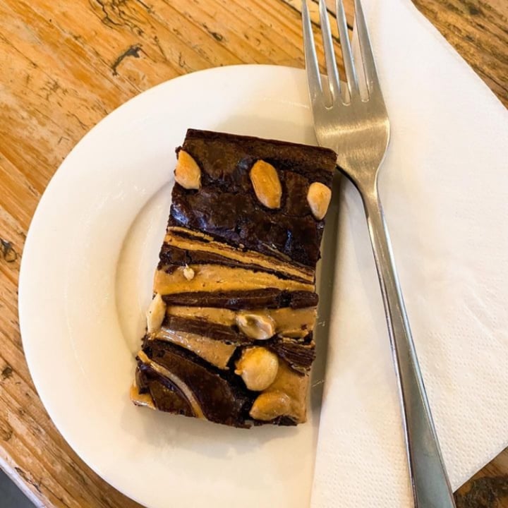 photo of Beetroot Sauvage Biscoff Brownie shared by @cheapsoybean on  10 Aug 2023 - review