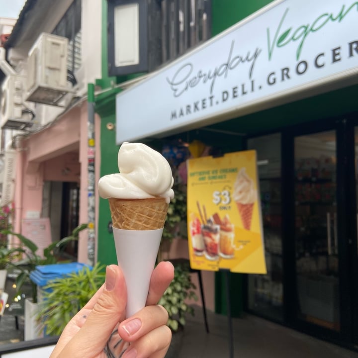 photo of Everyday Vegan Pte. Ltd. Oatmilk soft serve shared by @dafnelately on  15 Mar 2023 - review