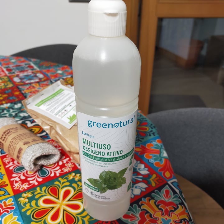 photo of Greenatural Sgrassatore multiuso Ossigeno Attivo shared by @kiaralane on  05 Feb 2023 - review