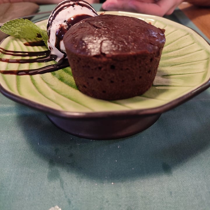 photo of Hakuna Matata Veggie Coulant De Chocolate Con Helado De Stracciatella shared by @amarantal on  08 May 2023 - review