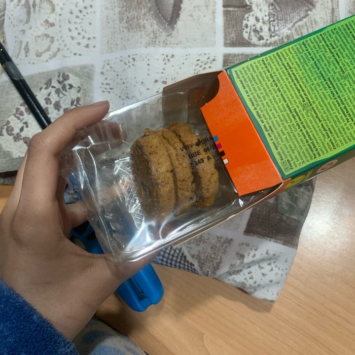 photo of Vemondo cookies choc chunks and orange shared by @sonoaisha on  11 Mar 2023 - review